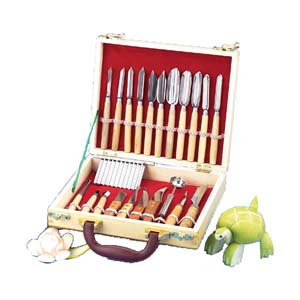 22 Piece Carving Set in Wooden Case