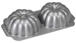 Nordicware Great Pumpkin Pan, Commercial Non Stick,10-Cup Capacity, 2 Cavities (Top & Bottom Halves)�Quantity Limited