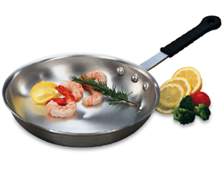 Vollrath Aluminum Fry Pan - Natural Finish W/GatorGrip Insulated Handle, 7; Four Pieces in Stock
