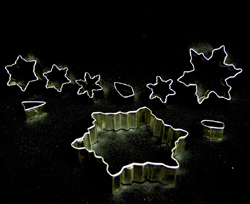 Snowflake Cookie Cutters, 9-Piece Set in Metal Container