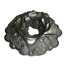 Nordicware Holiday Wreath Bundt Pan