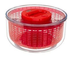 ZYLISS Salad Spinner by Zyliss 4�6 Serving Size
