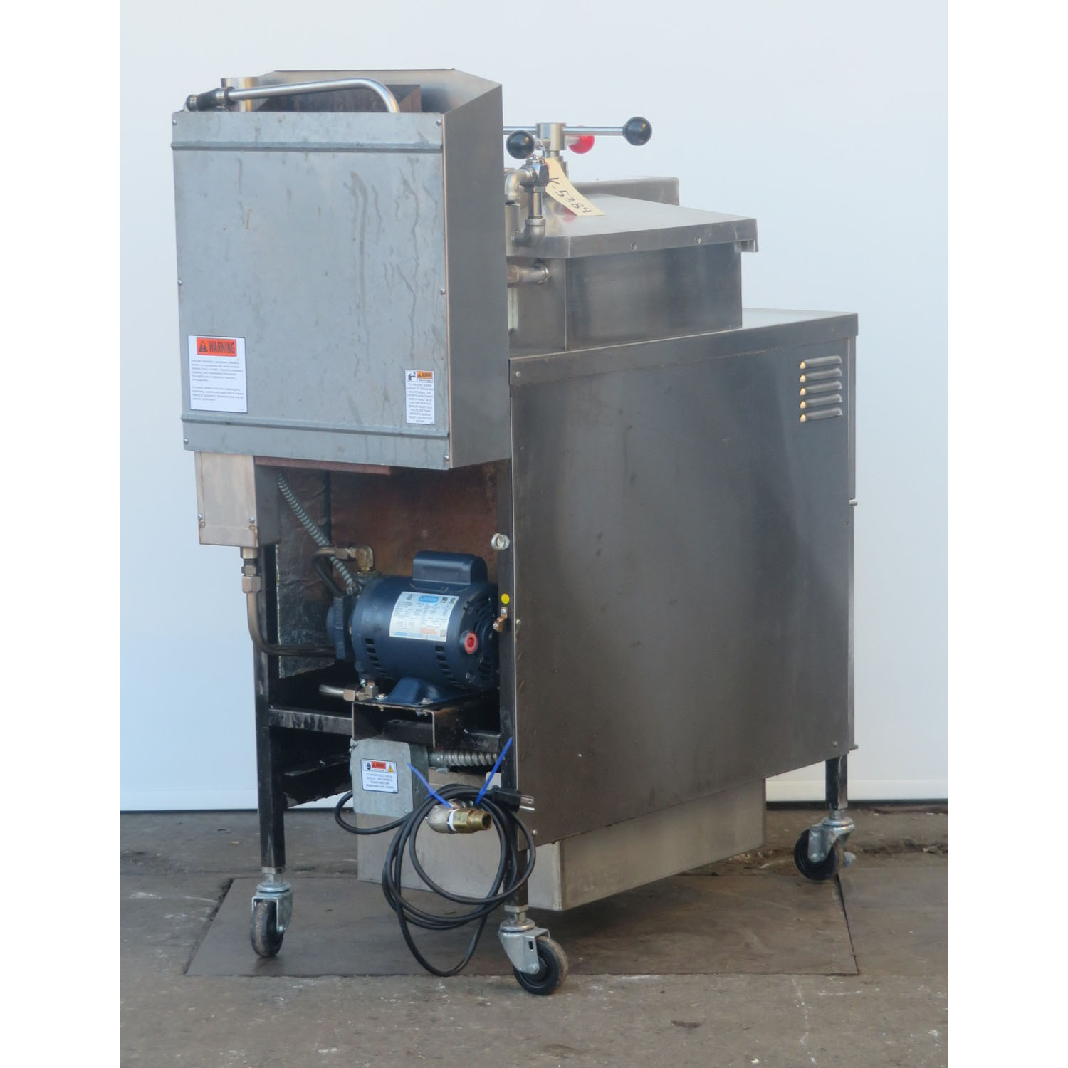 Henny Penny 600C Pressure Fryer, W/Filter System, Used Excellent Condition image 7