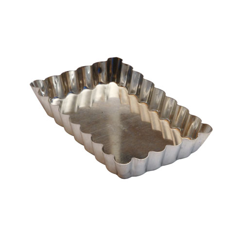 Please note that this mold is tinned steel, not stainless. DO NOT LEAVE ANY MOISTURE ON IT. Towel dry at once after washing. Tin-plated steel tart mold with fixed bottom. 120mm x 75mm on top, 112mm x 