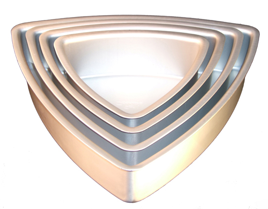 Fat Daddio's Fat Daddios Anodized Aluminum Triangle Cake Pan, Convex- 3- Inches Deep - 14 Inch