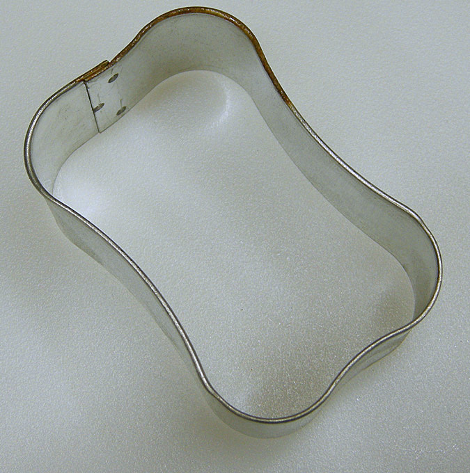 unknown Cookie Cutter: Wavy Rectangle, 1-5/8