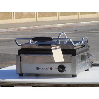 Eurodib SFE02345-240 14 1/2" Single Panini Grill with Grooved Plates, Excellent Condition
