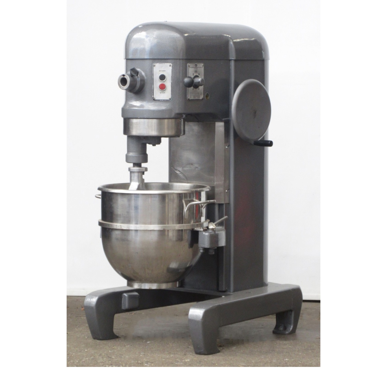 Hobart H-600 60 Qt Mixer, Bowl And 2 Attachments Included, Used Excellent Condition