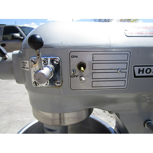 Hobart 20 Quart Mixer A200, Excellent Condition image 1