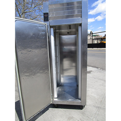 Traulsen RHT132WUT 1-Door Reach-In Refrigerator, Very Good Condition image 2