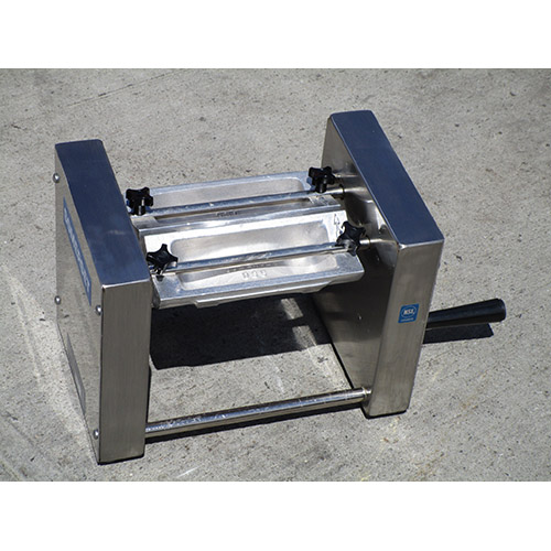 Somerset SPM-45 Pastry and Turnover Machine, Demo--Includes Extra Die Set image 3