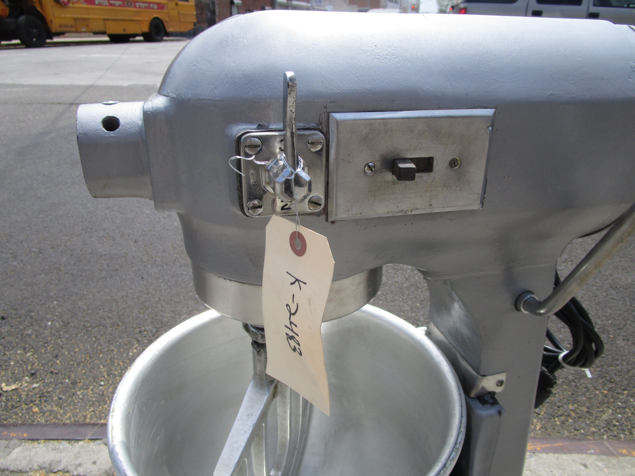 Hobart 20 Quart Mixer A200, Excellent Condition image 5