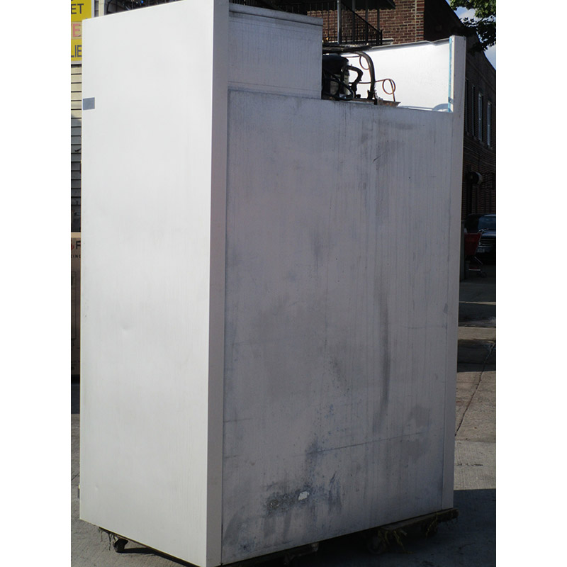 Traulsen 2 Door Refrigerator G20010, Very Good Condition image 3