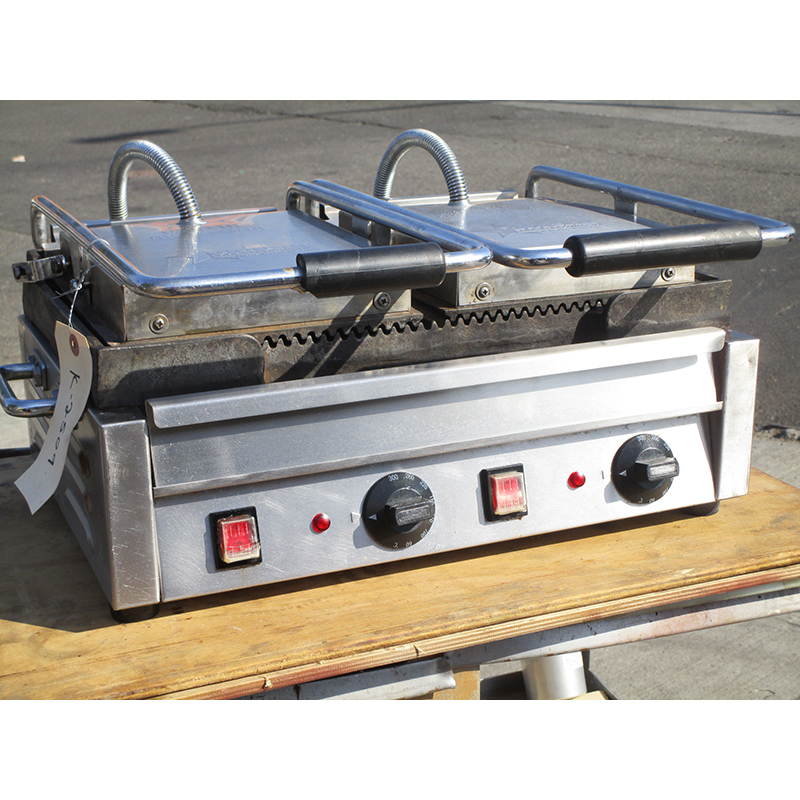 Omcan SG10176 Double Ribbed Panini Sandwich Grill, Very Good Condition image 1