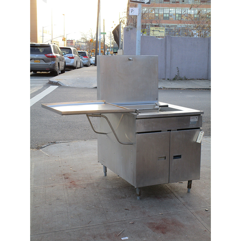 Pitco Gas Fryer 24PSS, Very Good Condition image 2