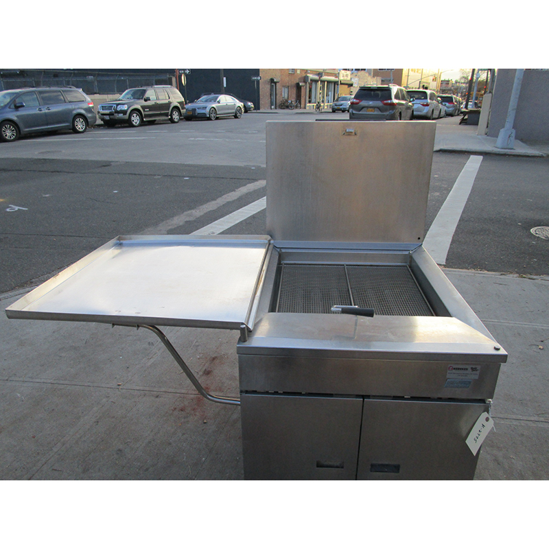 Pitco Gas Fryer 24PSS, Very Good Condition image 3