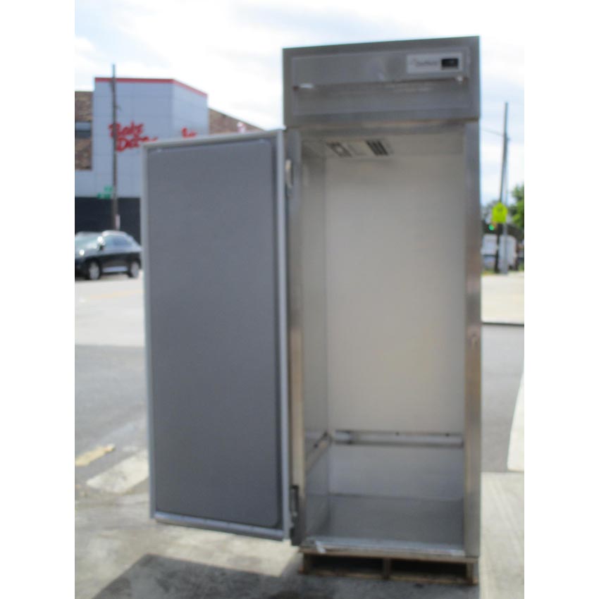 Delfield Roll-In Refrigerator SMRRI1-S3, Good Condition image 2