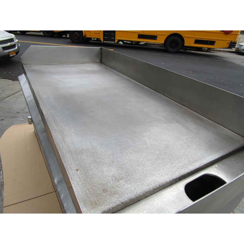 Grindmaster-Cecilware HDB2042 42" Combination Gas Griddle and Cheese Melter, Used, Missing Adjustable Rack image 4