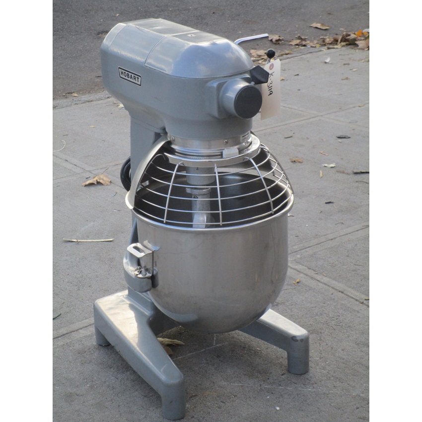 Hobart 20 Quart A200 Mixer With Bowl Gaurd, Very Good Condition image 1