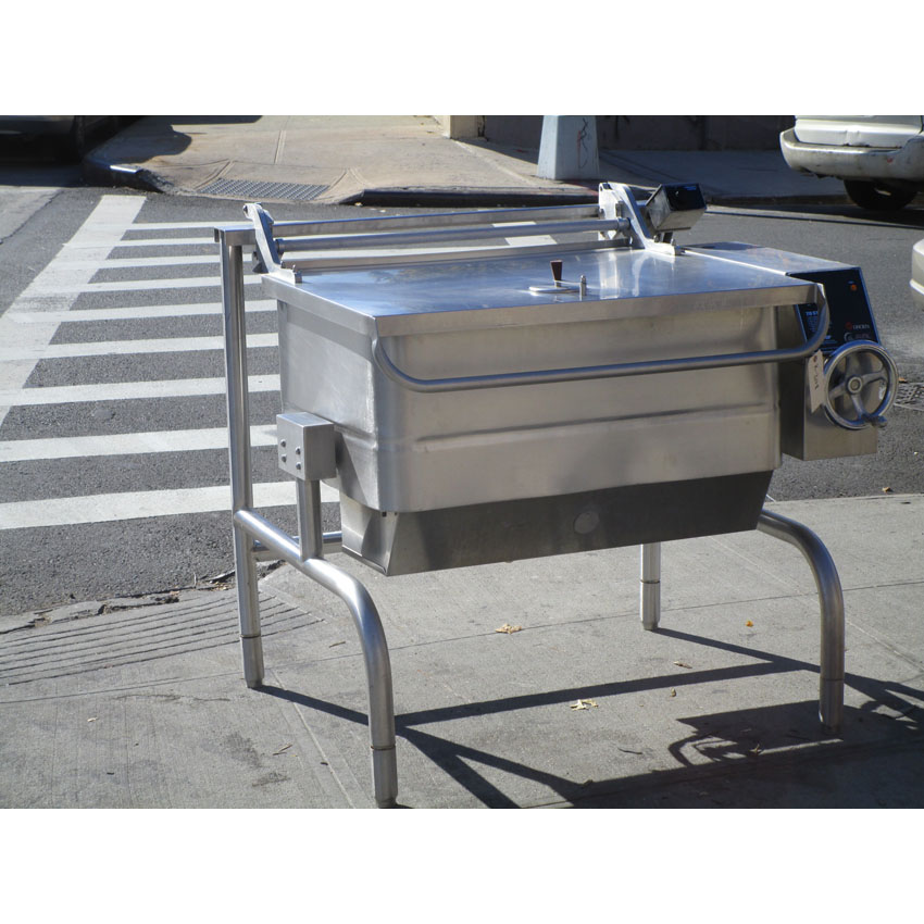 Groen BPM-40G Eclipse Braising Pan, 40 Gallon, Manual Tilt, S/S, Natrual Gas, Great Condition image 2