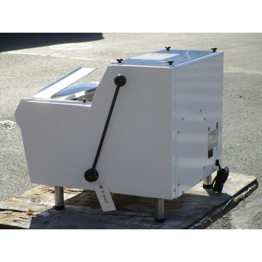 Oliver Bread Slicer 732N 9/16" Cut Slices, Good Condition image 3