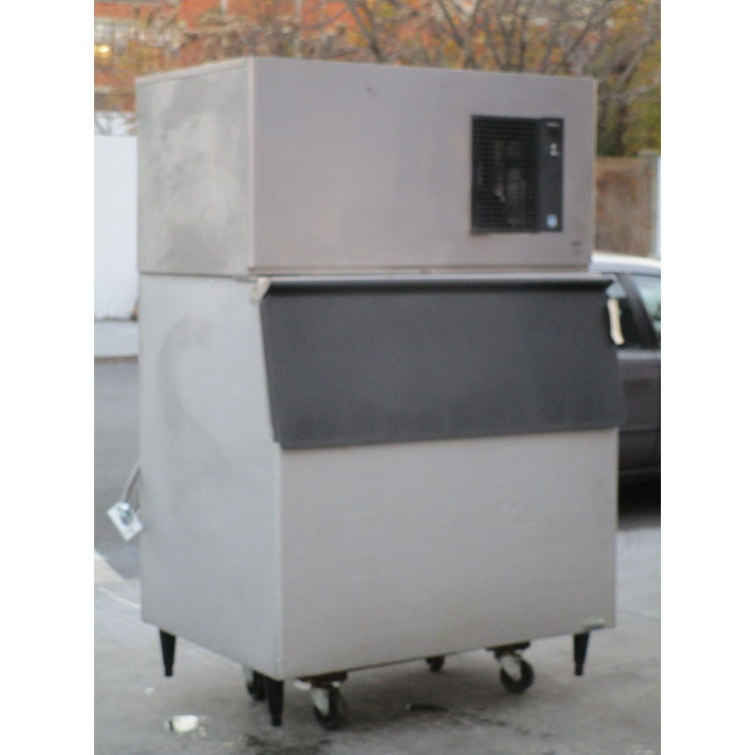 Hoshizaki IM-500SAA 44" Air Cooled Regular Cube Ice Machine - 500 lb. With Bin, Great Condition image 1