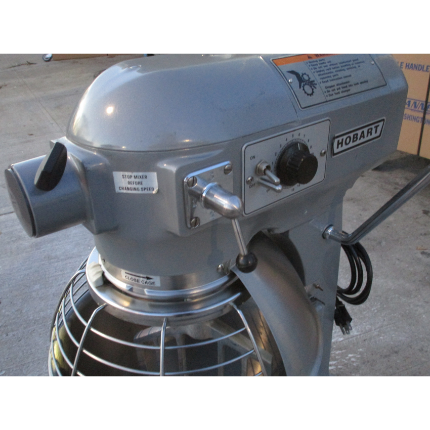 Hobart 20 Quart A200 Mixer With Bowl Gaurd, Excellent Condition image 3