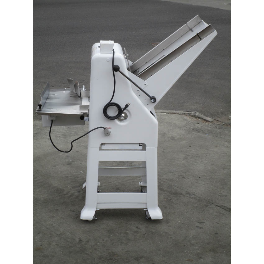 Oliver Gravity Feed Bread Slicer model #797 with Swing-Away Bagger model #1197, Great Condition image 1