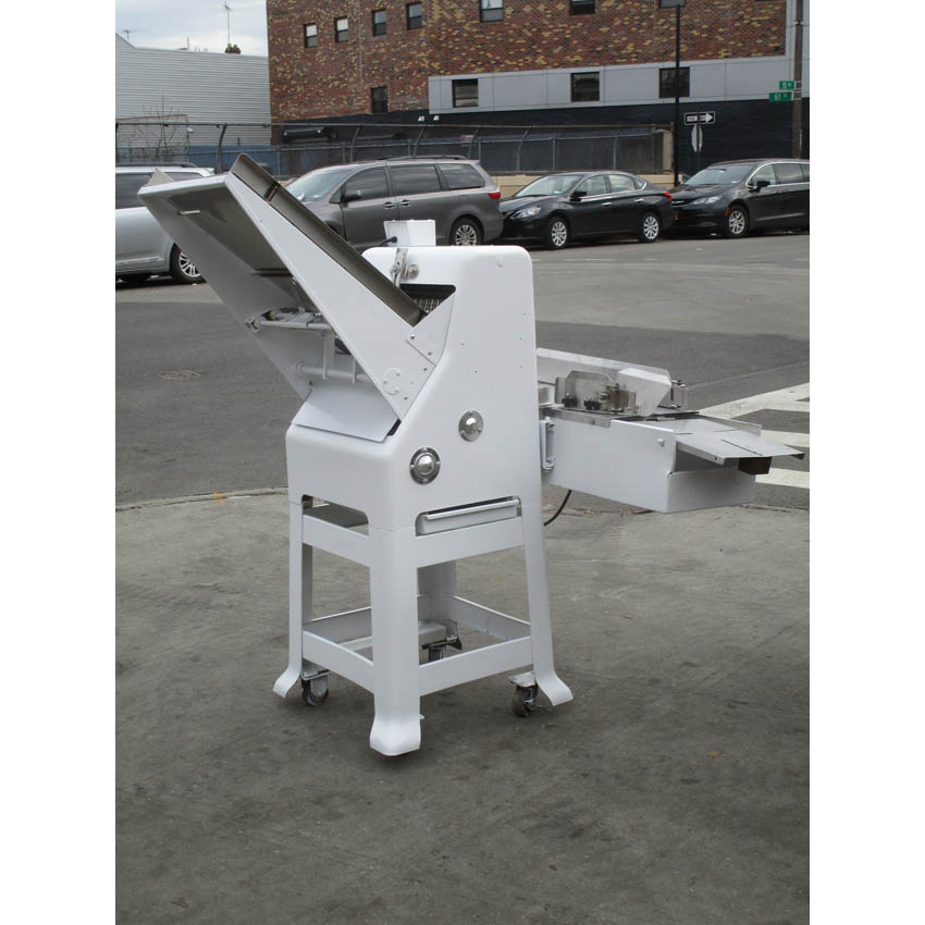 Oliver Gravity Feed Bread Slicer model #797 with Swing-Away Bagger model #1197, Great Condition image 4