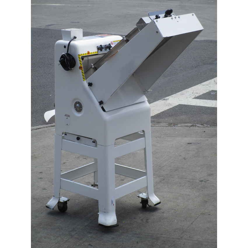 Oliver Gravity Feed Bread Slicer 797-32NC 1/2" Cut, Used Very Good Condition image 2