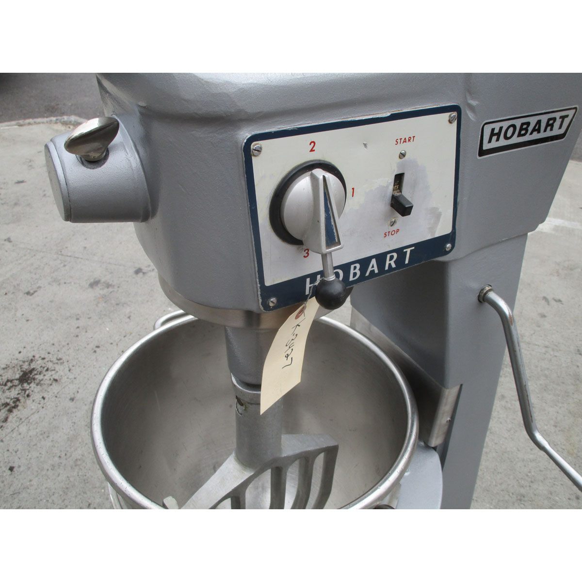 Hobart 30 Quart D-300 Mixer, Exellent Condition image 2