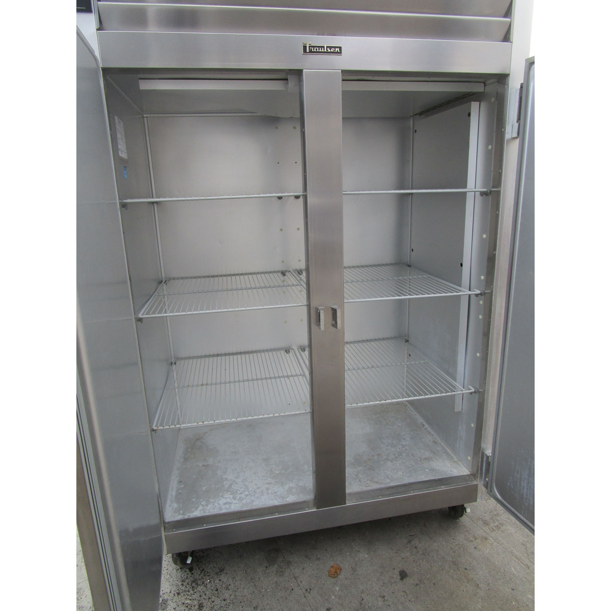 Traulsen 2 Door G20010 Refrigerator, Very Good Condition image 1