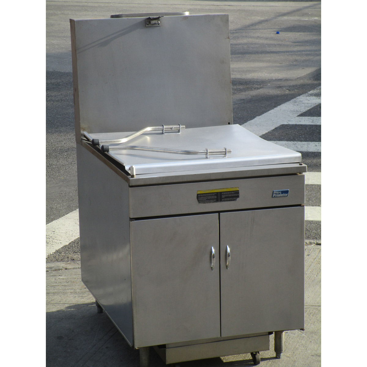 Pitco 24RUFM Gas Donut Fryer with Filter, Very Good Condition image 5