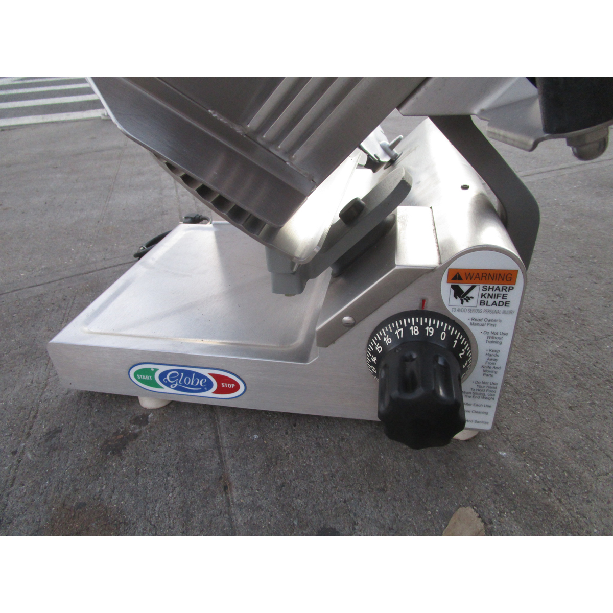 Globe 3600N Meat Slicer, Excellent Condition image 4