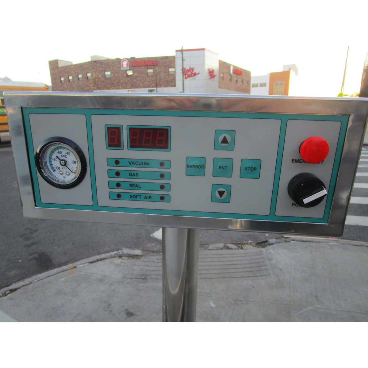 MiniPack MV630RFB Dual Vacuum Sealer, Great Condition image 3