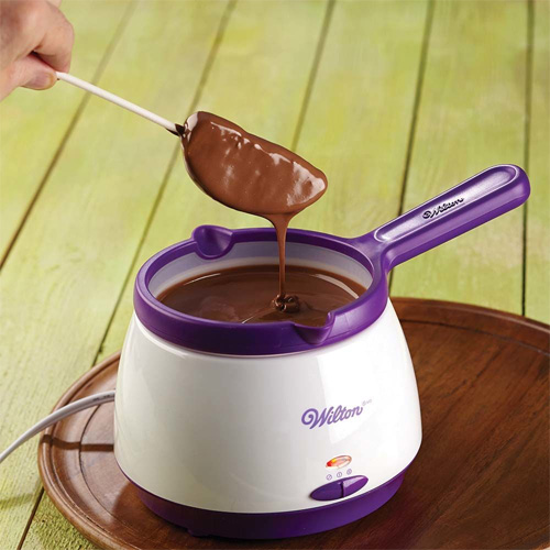 Wilton Chocolate / Candy Melting Pot, 1.25 Lb. Capacity, 120V Chocolate  Tempering Machines, Chocolate Melters 