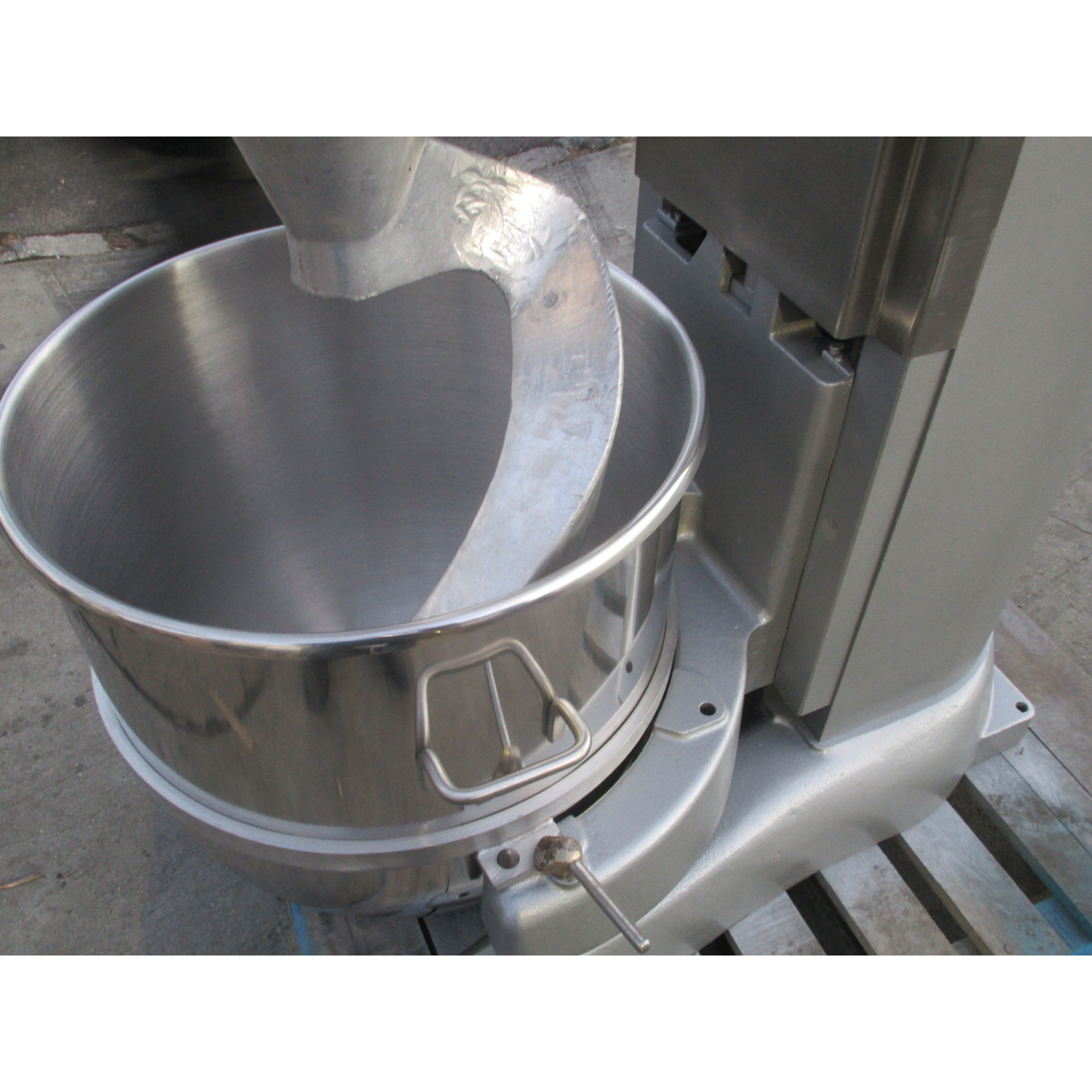 Hobart 140 Quart V1401 Mixer, Used Excellent Condition image 5