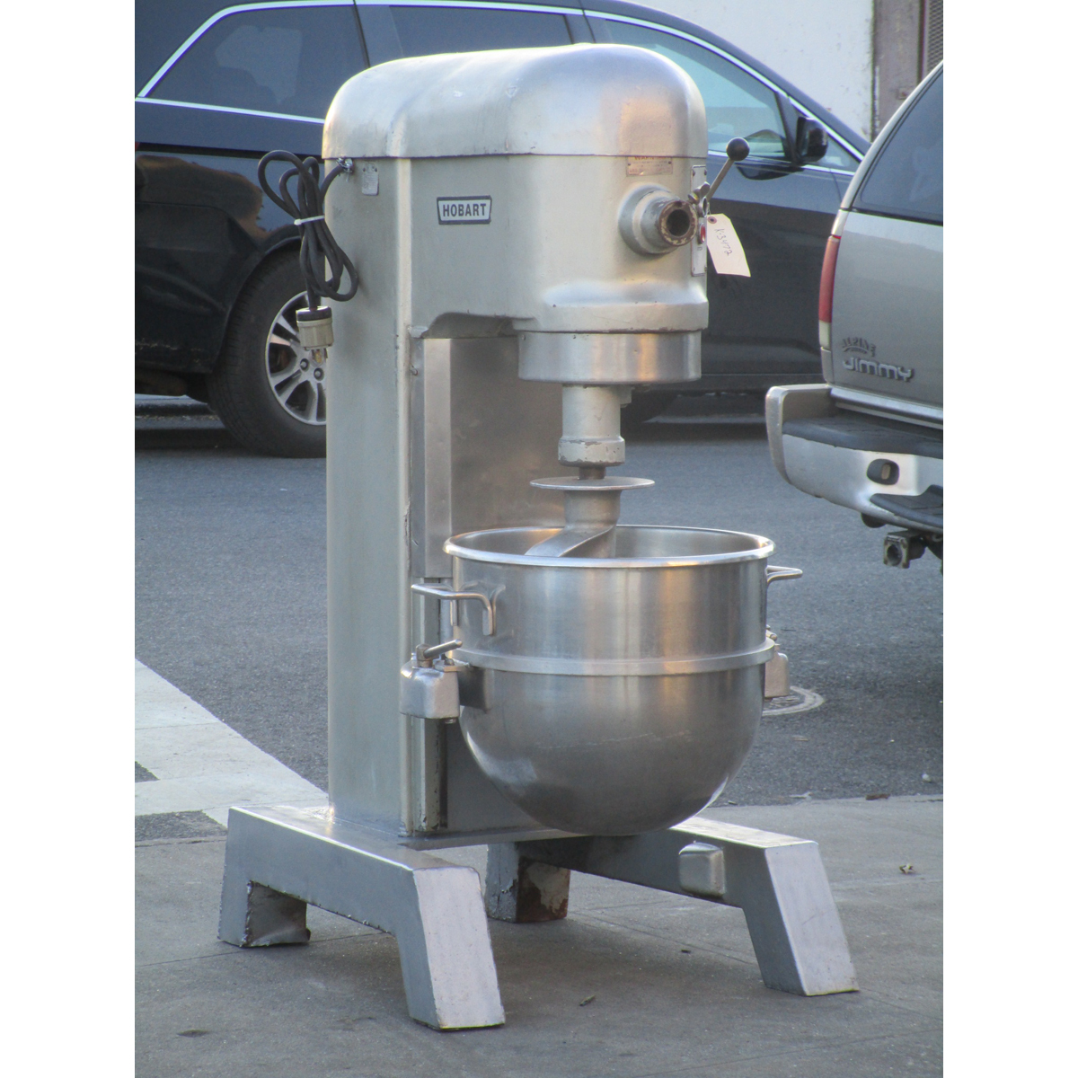 Hobart 60 Quart H600 Mixer, Great Condition image 1