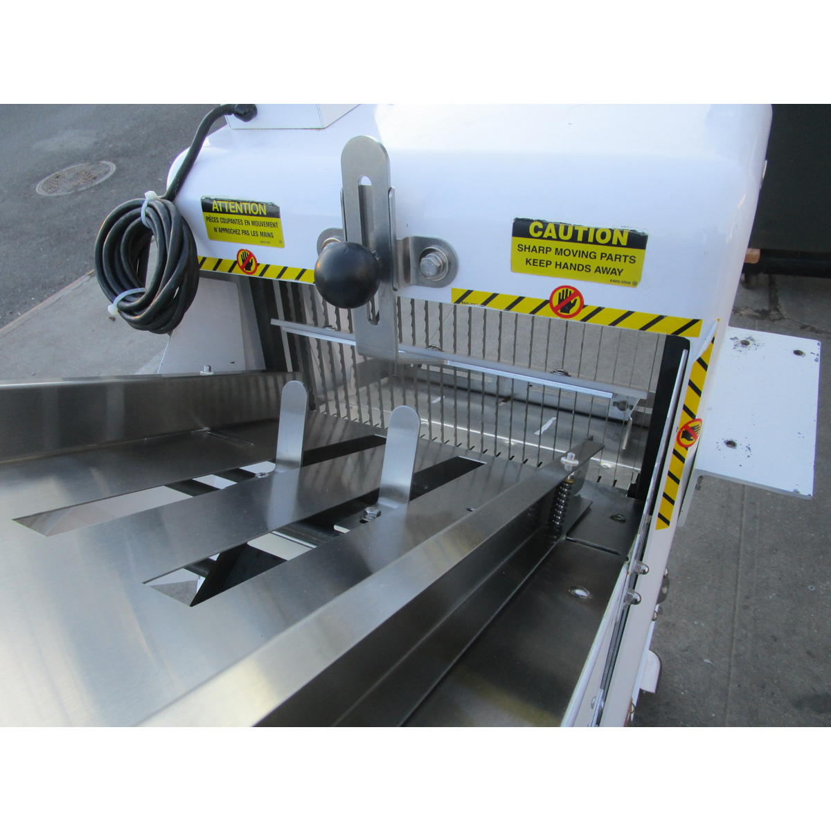 Oliver 797-32 5/8" Cut Bread Slicer With Bagger, Used Very Good Condition image 3