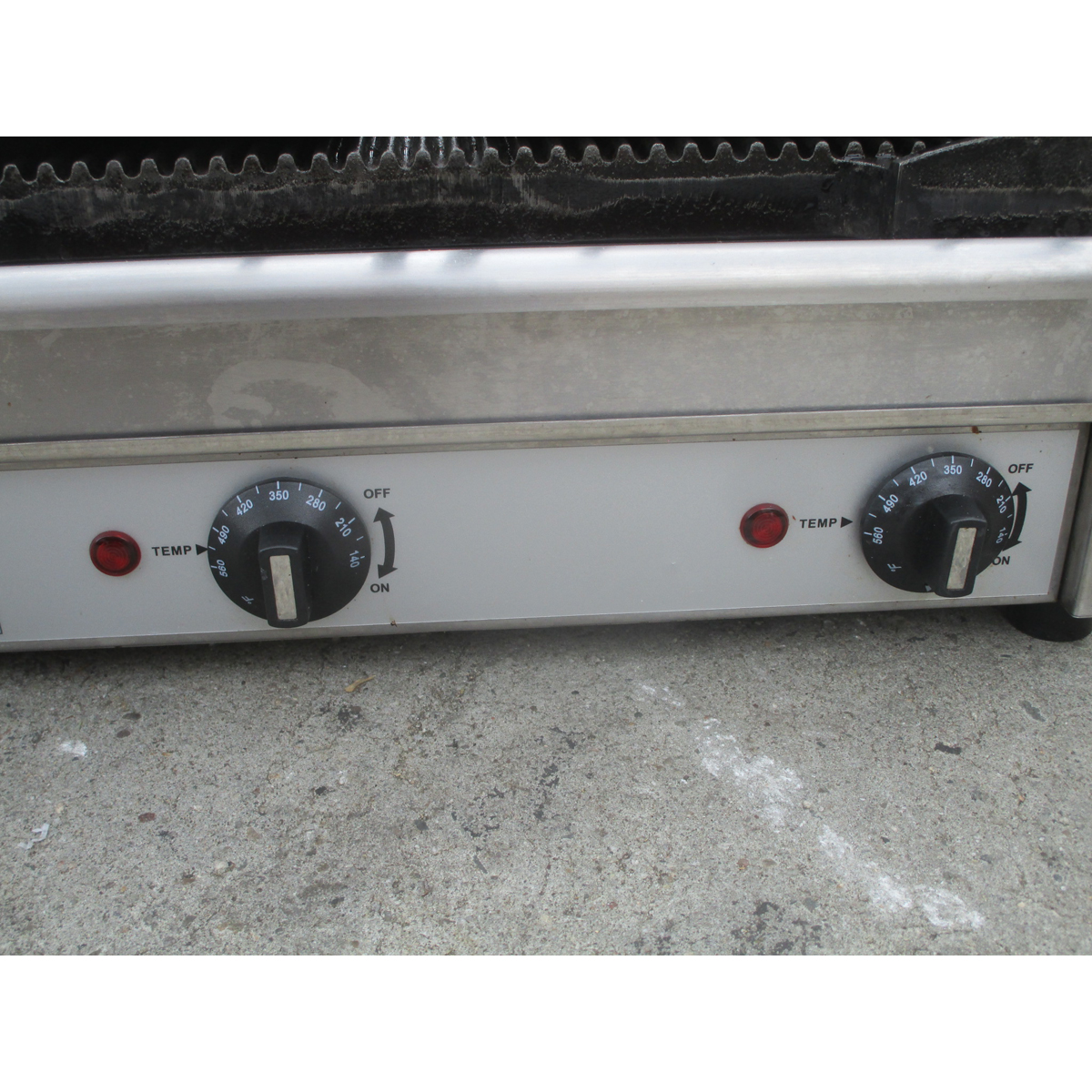Eurodib SFE02365-240 17" x 10" Double Panini Grill with Grooved Plates, Used Great Condition image 2