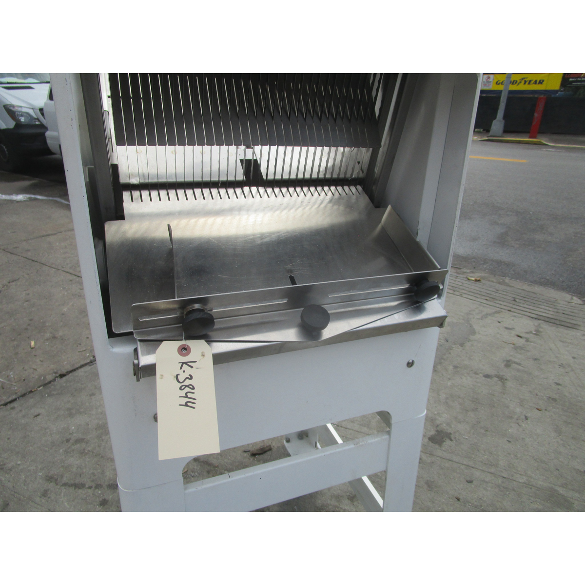 Oliver Gravity Feed Bread Slicer 797-32NC 1/2" Cut, Used Great Condition image 5