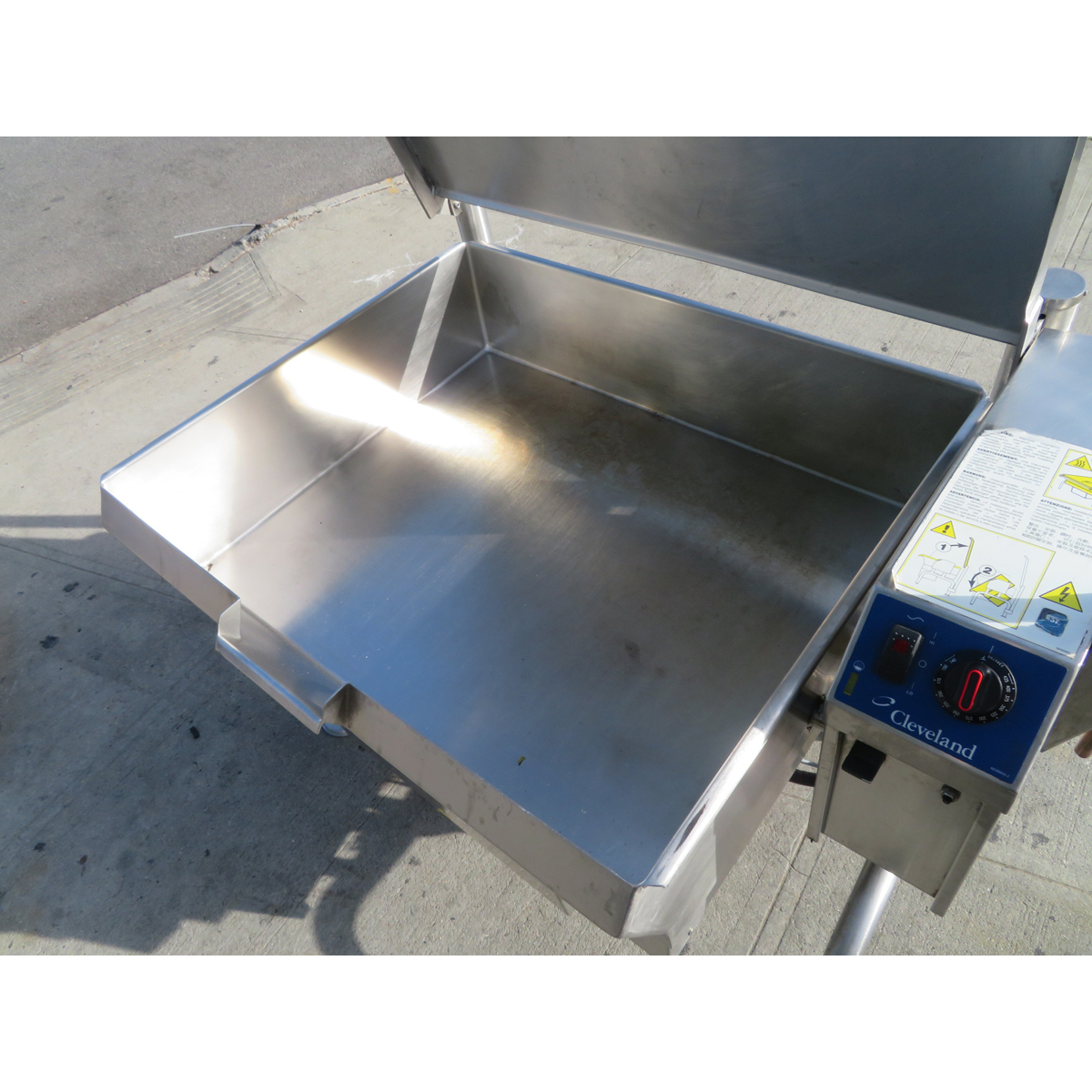 Cleveland SGL-40-T1 40 Gal. Gas Braising Pan Power Tilt Skillet, Used Excellent Condition image 2