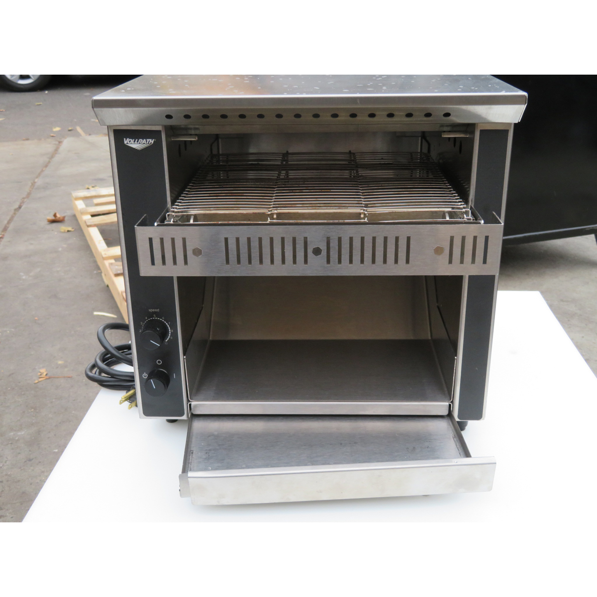 Vollrath JT1-H Conveyor Toaster 1600W, Used Excellent Condition (Used as Demo) image 1