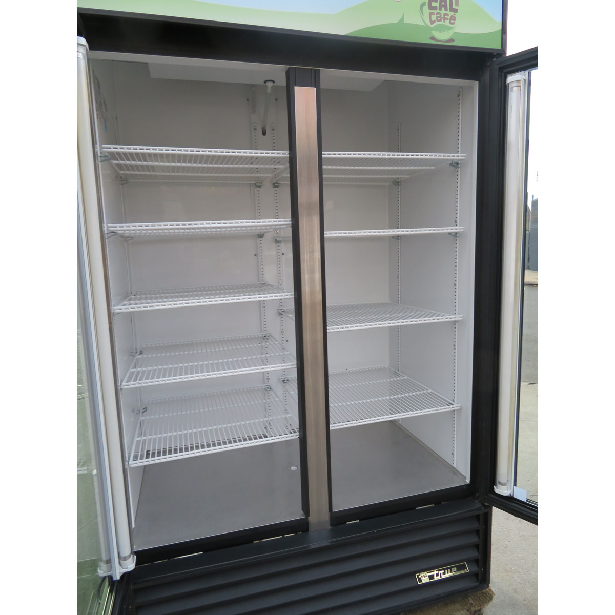 True GDM43 Glass Door Refrigerator, Used Excellent Condition Used