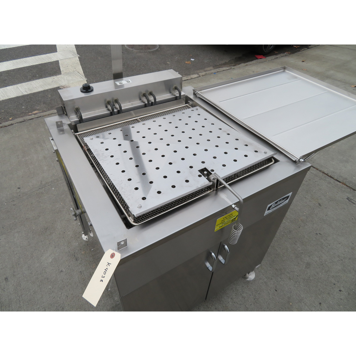 Belshaw 624 Electric Donut Fryer with Submerger, Used Just one Month  image 3