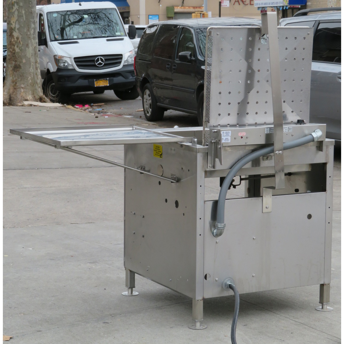 Belshaw 624 Electric Donut Fryer with Submerger, Used Just one Month  image 5