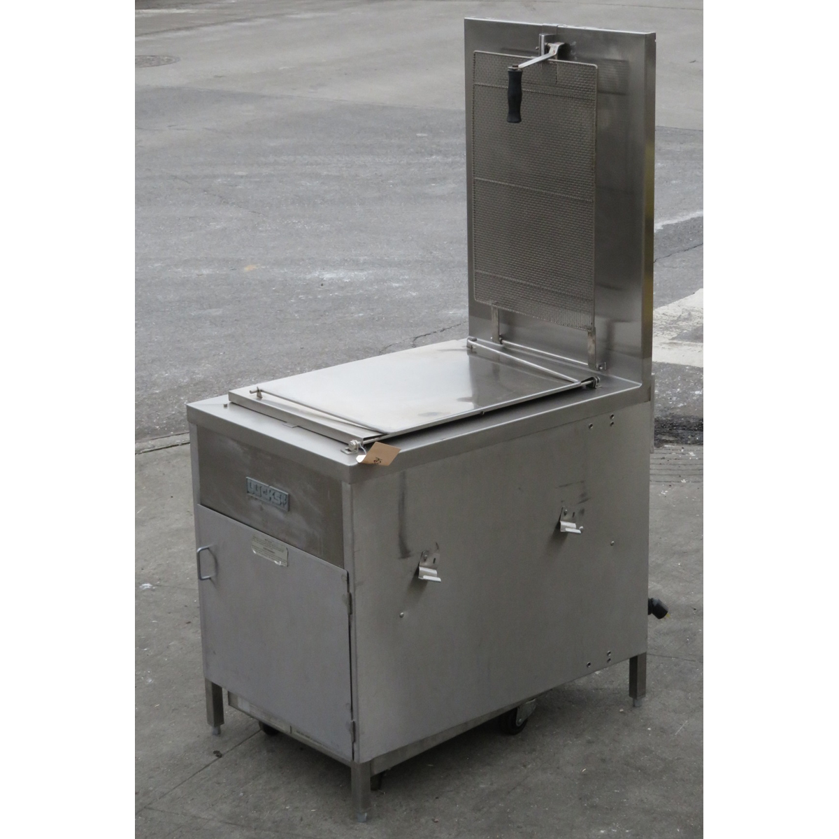 Lucks G1826 Gas Donut Fryer with Filtration System, Used Good Condition image 3