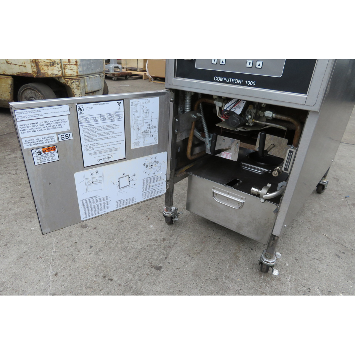Henny Penny 600 Computron 1000 Natural Gas Pressure Fryer 120V Pressure Fryer, Used Great Condition image 4