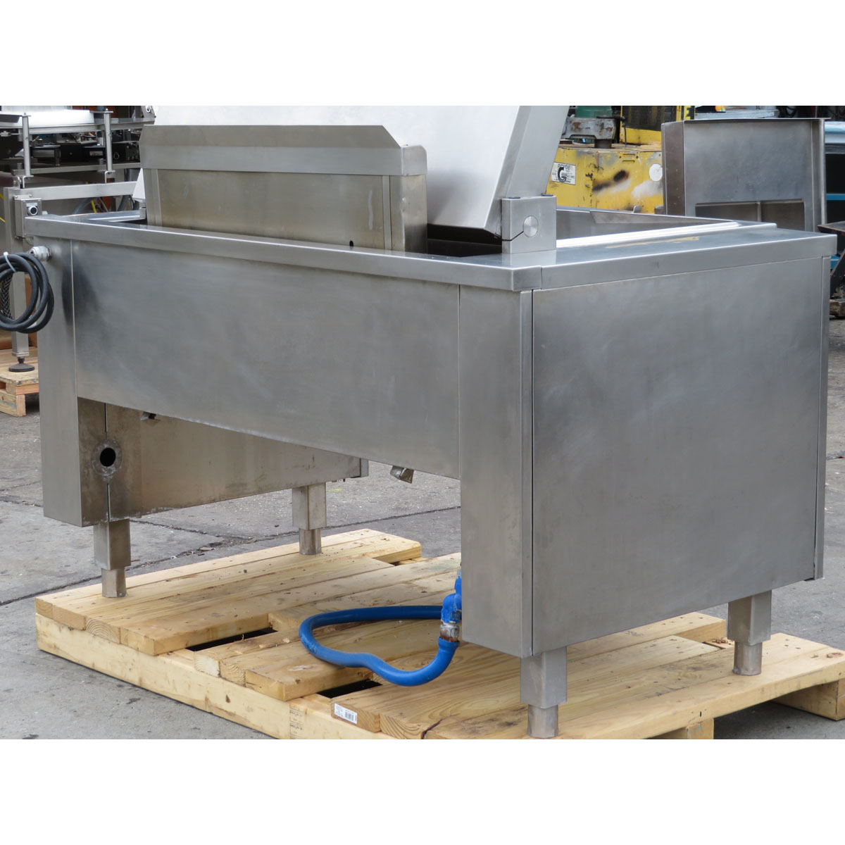 Electrolux 583402 Gas Tilting Pressure Braising Pan 40 Gallon, Used Good Condition image 5