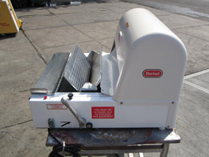 Berkel White Bread Slicer Model # MB 7/16 - Used Condition image 4